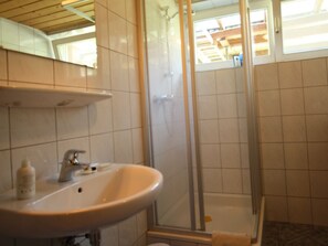 Bathroom - Plush Mansion in Hermagor near Nassfeld-Pressegger Ski Area (Hermagor-Pressegger See)