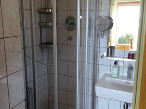Chalet | Bathroom - Chalet in Diex Near Klopeiner See With Sauna-formerly TUI Ferienhaus (Diex)