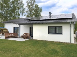 Garden - Holiday Home with Garden & Terrace in Bodenwöhr near Hammersee (Bodenwoehr)