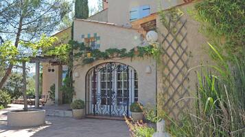Villa | Exterior