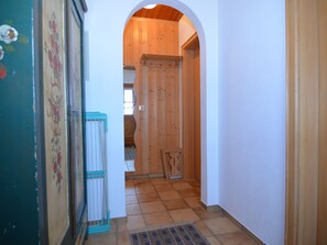 1 Schlafzimmer, individuell eingerichtet, Bettwäsche