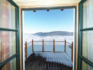 Balcony - Upscale Holiday Home in Bodensdorf With Wellness & Sauna (Steindorf am Ossiacher See)