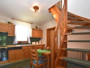 House | Private kitchen - Sophisticated Holiday Home With Garden (Grabfeld)