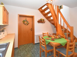 Dining - Sophisticated Holiday Home With Garden (Grabfeld)