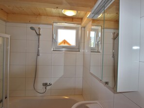 Bathroom - Chalet in ski Area in Koetschach-mauthen (Kotschach-Mauthen)