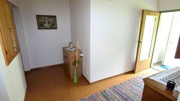 2 bedrooms, individually furnished, bed sheets