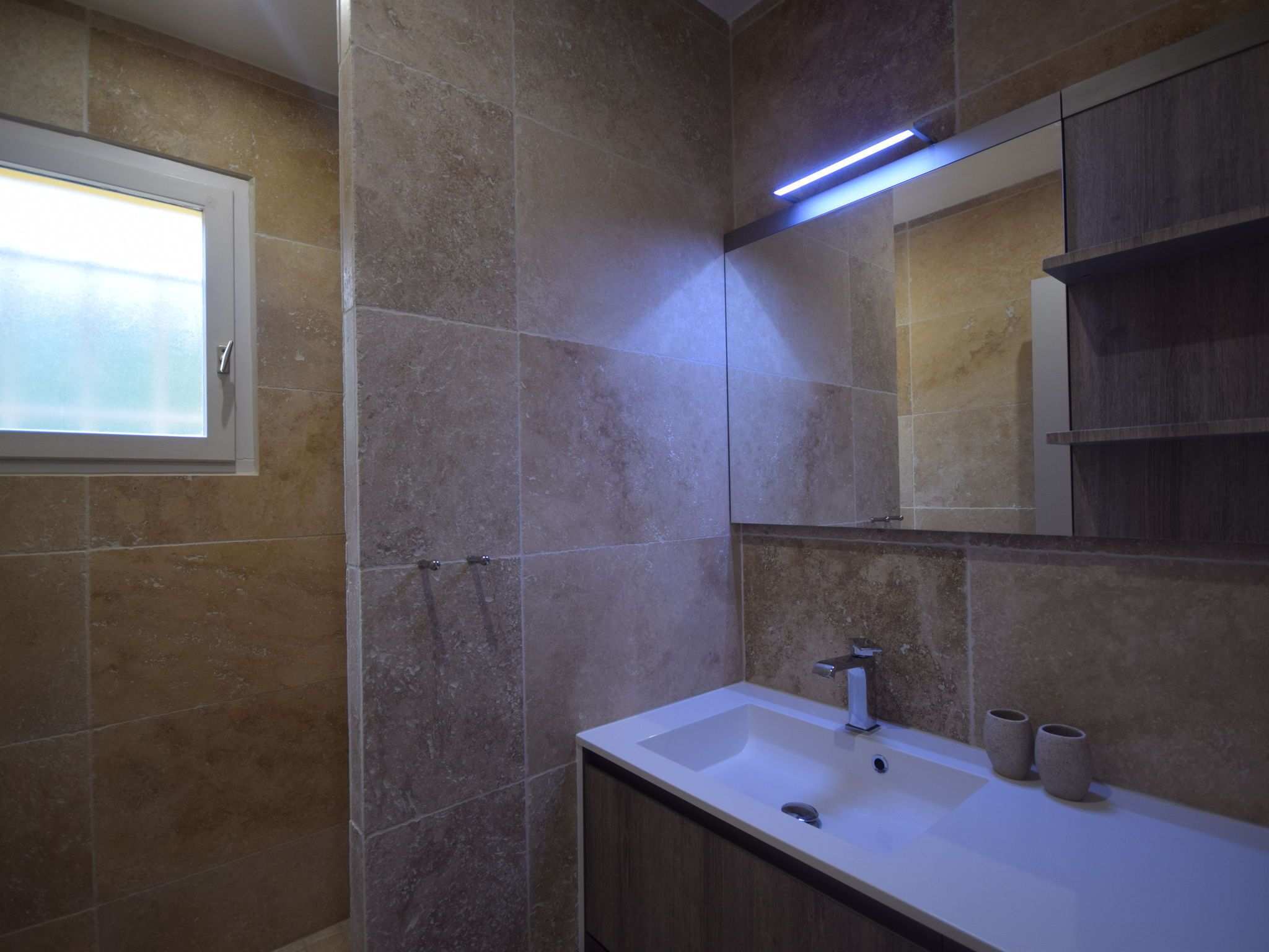 House | Bathroom | Shower, towels