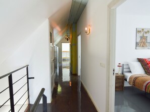 5 chambres, ameublement personnalisé, draps fournis