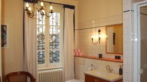 House | Bathroom - Charming Holiday Home in Étables With Swimming Pool (Étables)