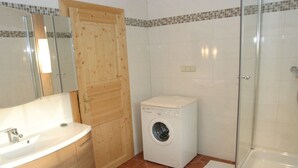Baño | Tina y toallas