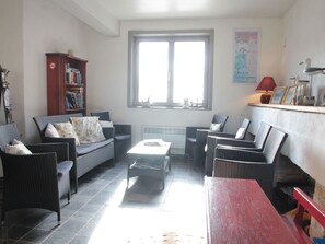 Living room - Quaint Farmhouse in Middelkerke near Beach (Middelkerke)