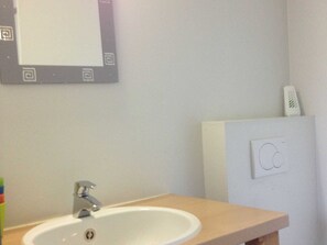 Bathroom - Quaint Farmhouse in Middelkerke near Beach (Middelkerke)