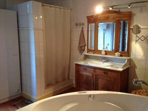 Villa | Badkamer