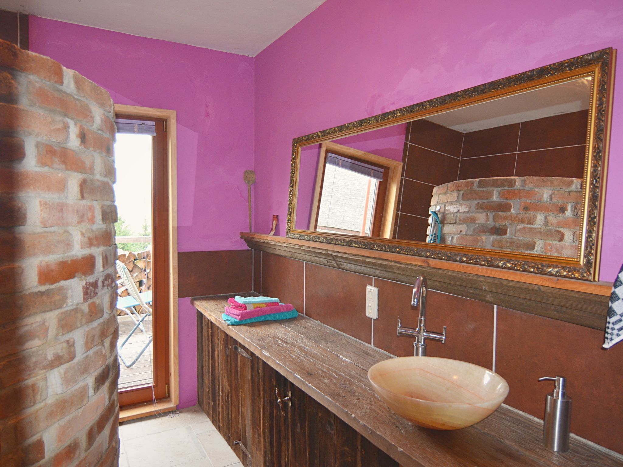 Rumah | Kamar mandi | Shower dan handuk