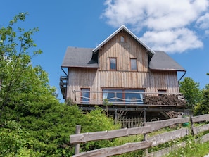 Exterior - Detached Cozy Holiday Home With Spacious Garden, Balcony and Terrace (Grossbreitenbach)