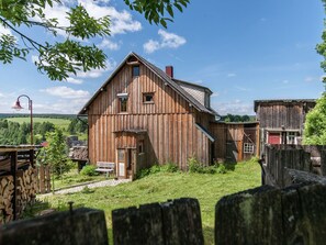 Exterior - Detached Cozy Holiday Home With Spacious Garden, Balcony and Terrace (Grossbreitenbach)