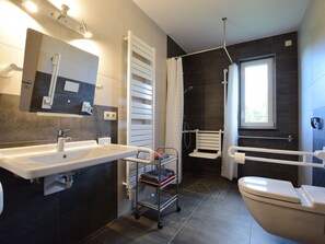 Apartment | Bathroom