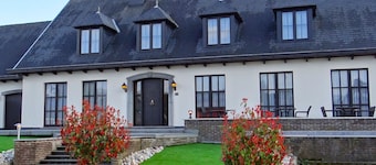 Charming Holiday Home with Hot Tub in Bree