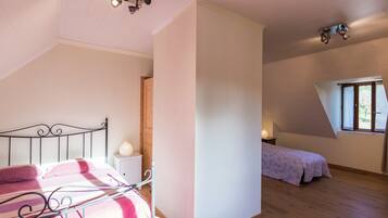 Villa | 4 chambres, ameublement personnalisé, fer et planche à repasser