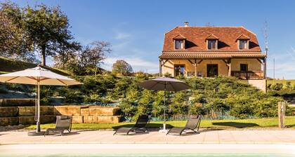 Poolside Luxury Villa in Montignac