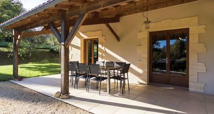 Poolside Luxury Villa in Montignac