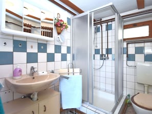 Rumah | Kamar mandi | Shower, pengering rambut,  dan handuk