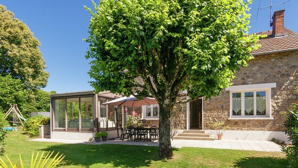 House | Property grounds - Sunlit Holiday Home in Meilhards With Private Pool (Meilhards)