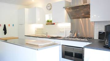 House | Private kitchen | Fridge, high chair