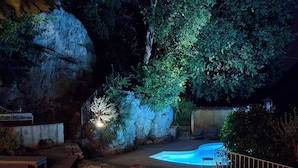 Unclassified image, 2 of 38, button - Villa in Meounes-les-montrieux (Meounes-les-Montrieux)
