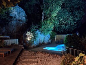 House | Pool | Indoor pool, outdoor pool - Villa in Meounes-les-montrieux (Meounes-les-Montrieux)