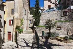 House | View from property - Villa in Meounes-les-montrieux (Meounes-les-Montrieux)