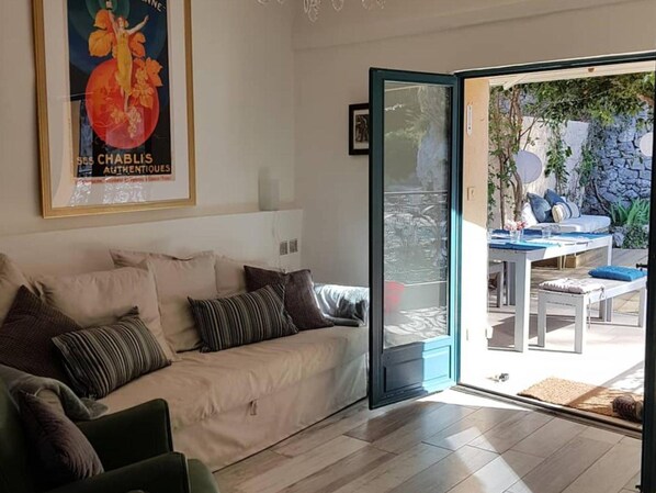 House | Living room - Villa in Meounes-les-montrieux (Meounes-les-Montrieux)