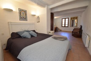 独立别墅 | 2 多间卧室、特色家居、床单