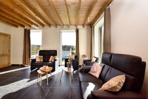 House | Living room | TV - Cosy Holiday Home in Durbuy With Garden (Durbuy)
