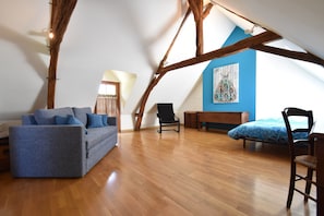Maison | 3 chambres, ameublement personnalisé, fer et planche à repasser