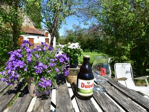 Property grounds - Beautiful Authentic Holiday Home With Pool (Chantenay-Saint-Imbert)