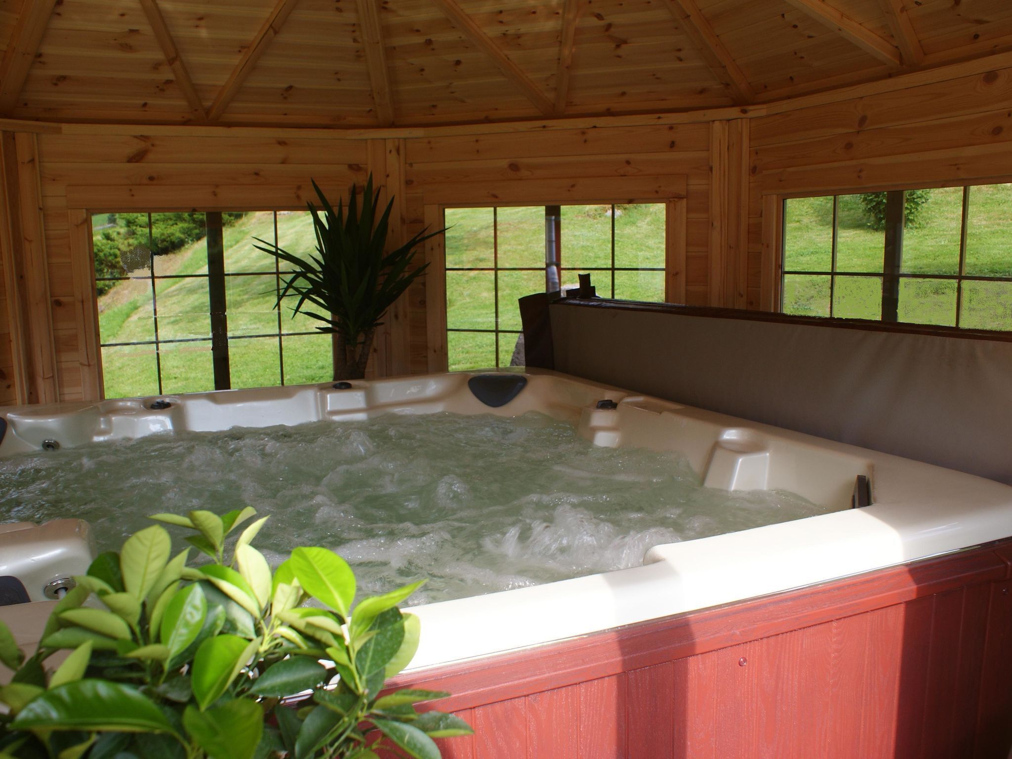 Bồn tắm spa trong nhà