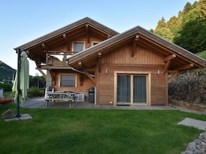 Chalet | Balcony - Quaint Chalet in La Bresse With Sauna (La Bresse)