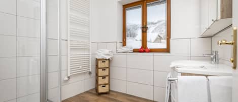 Apartment | Badezimmer