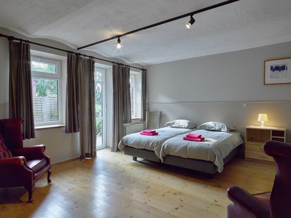 House | 10 bedrooms, individually furnished, bed sheets - House in Former Monastery (Sint-Truiden)
