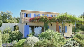 Villa | Exterior