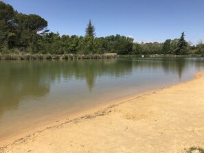 View from property - Sunny Provence Getaway (Villes-sur-Auzon)
