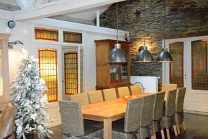 Dining - Villa With Hottub in Calm Area (Bievre)