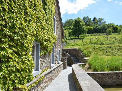 Villa With Hottub in Calm Area