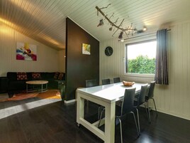 Bungalow | Dining