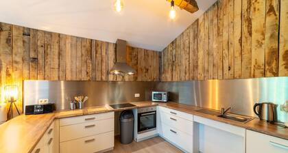 Lush Chalet Near Lake of Butgenbach