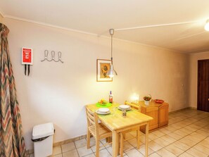 Apartment | Dining