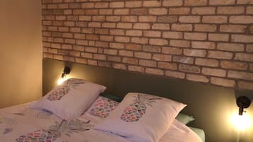 Cottage | 2 bedrooms, individually furnished, iron/ironing board, bed sheets