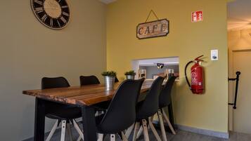 Cottage | Dining