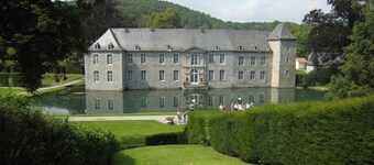 Family Retreat, Forested Anhee